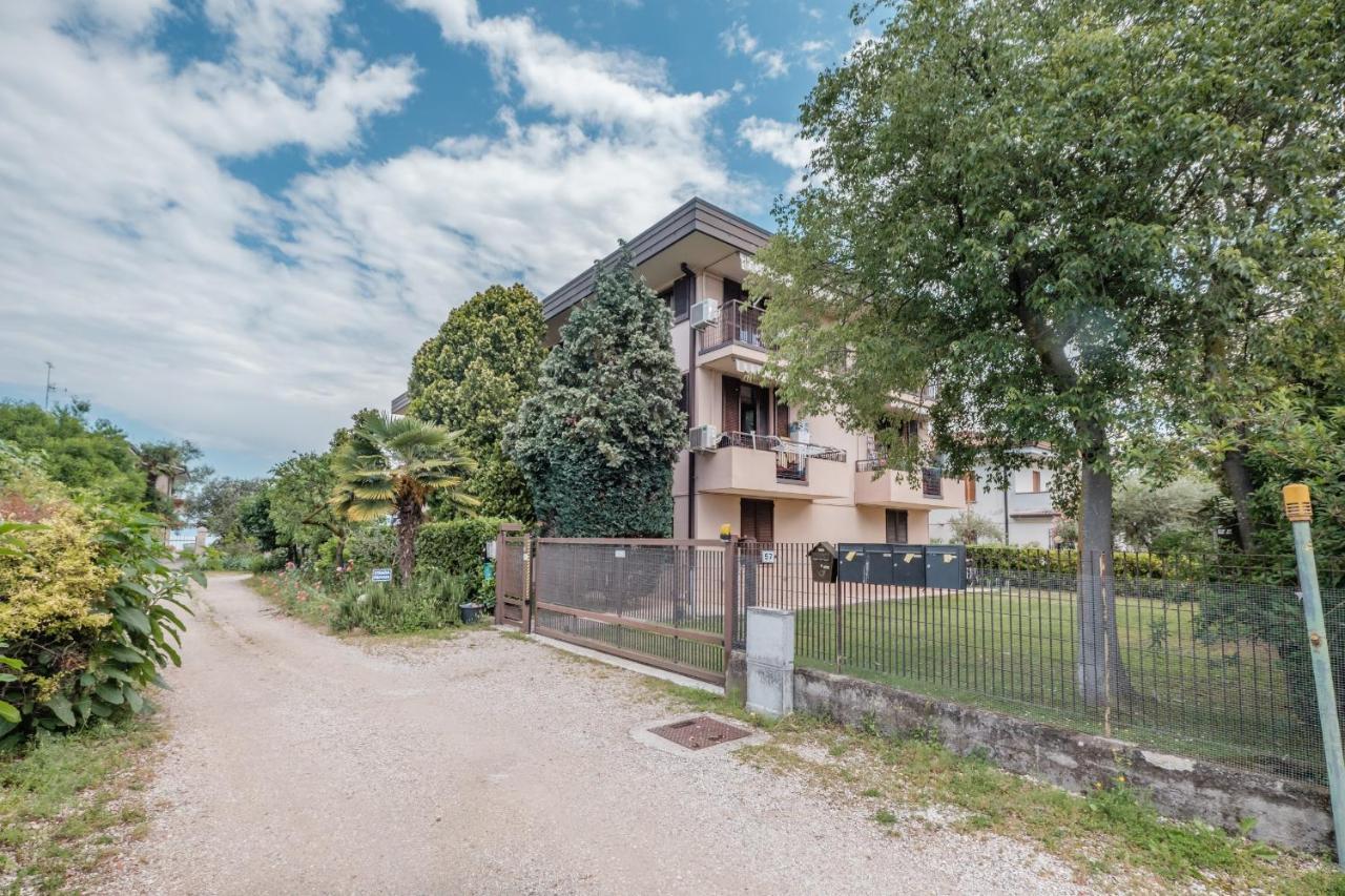 Casa Lugana 9 - Monolocale Con Piscina Fronte Lago ซีร์มิโอเน ภายนอก รูปภาพ