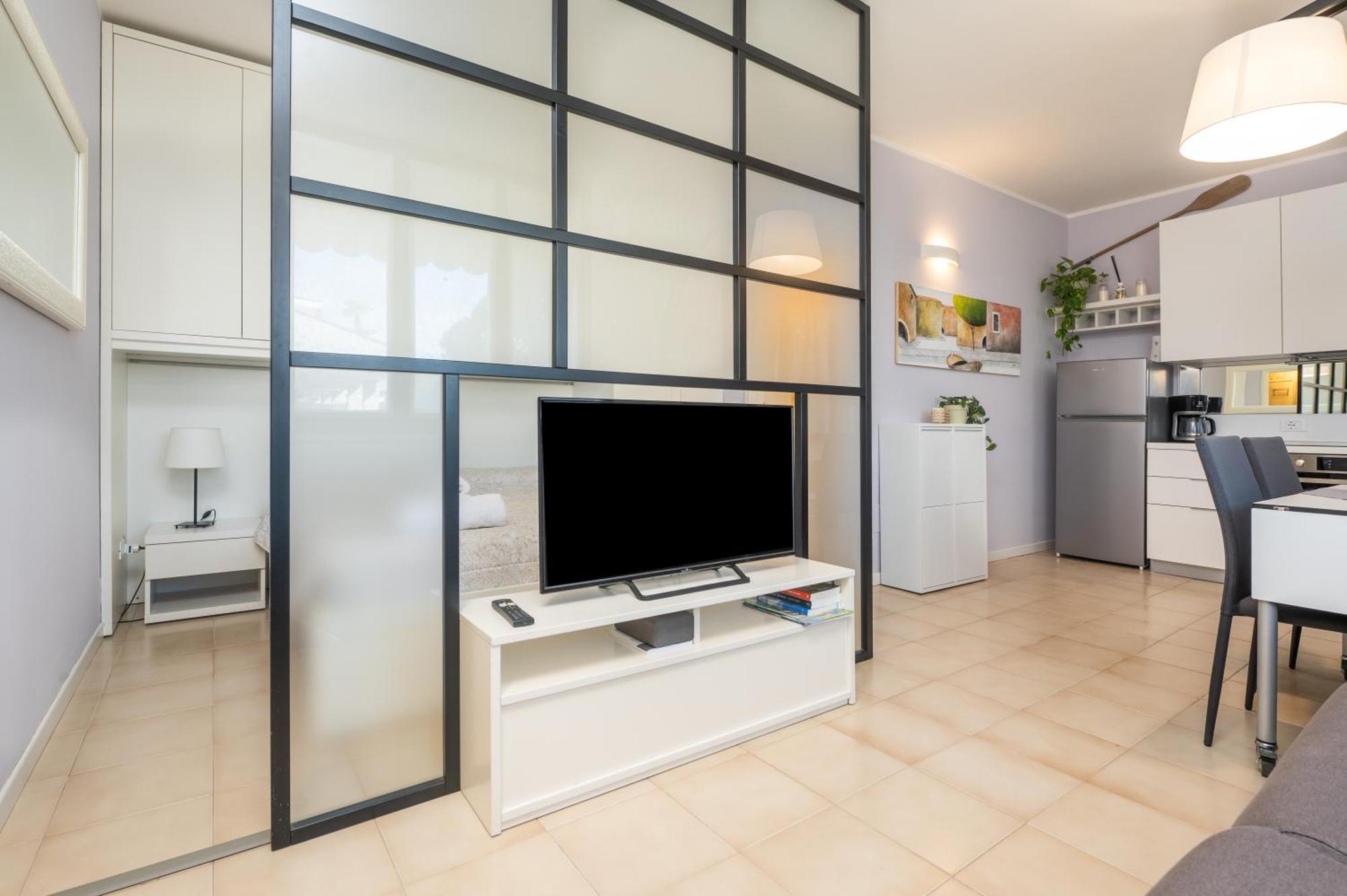 Casa Lugana 9 - Monolocale Con Piscina Fronte Lago ซีร์มิโอเน ภายนอก รูปภาพ